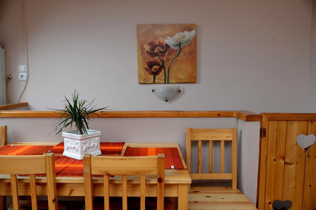 Abbazia Apartman Villa Gyula Rum bild